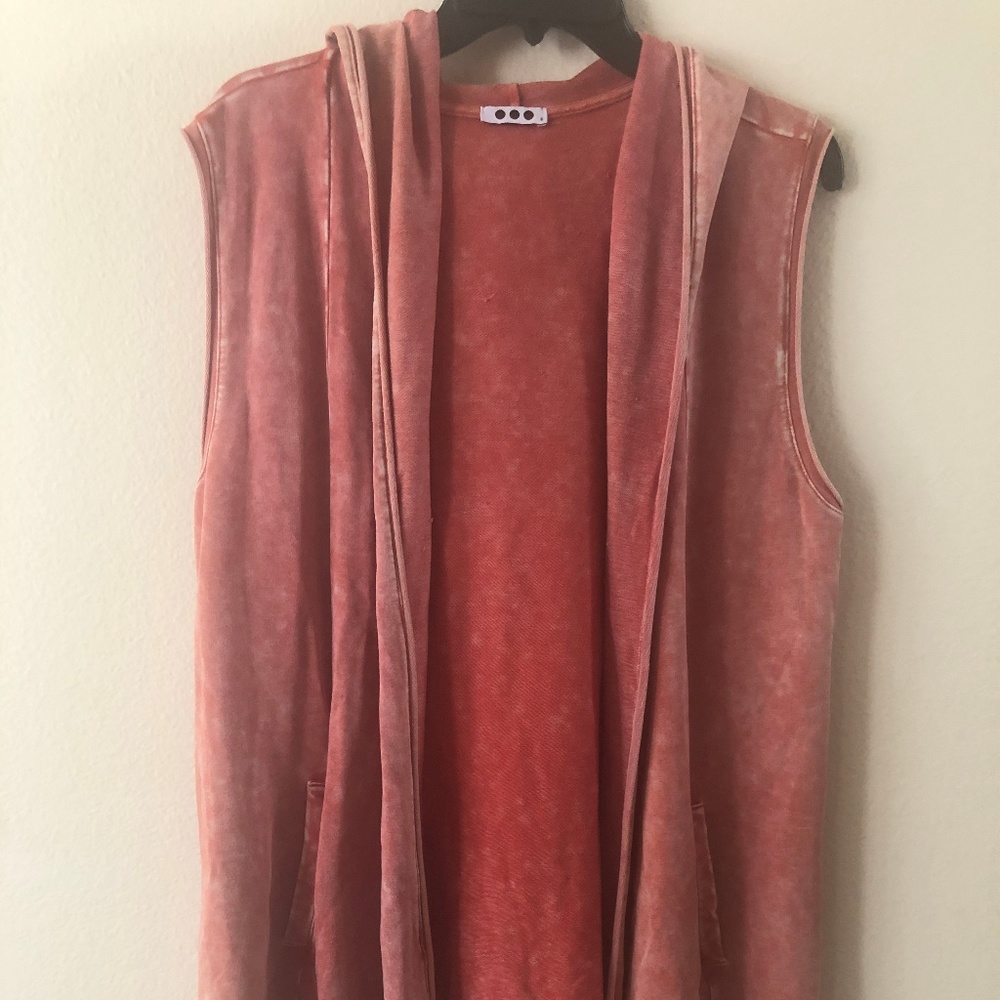 Sleeveless hoodie